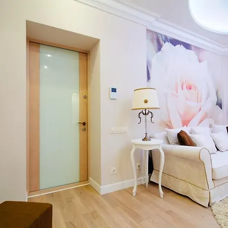 Apartment Vokzal Kirova 1 *